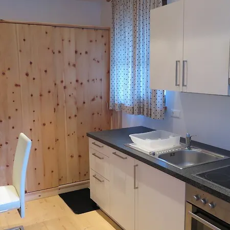 Guenther Apartment